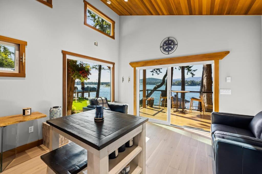 Kingfisher Manor Villa Sooke Esterno foto