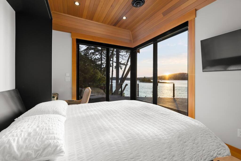 Kingfisher Manor Villa Sooke Esterno foto