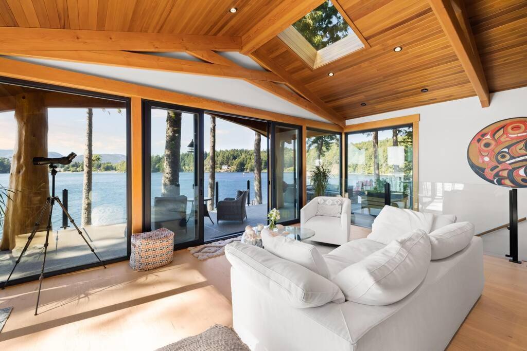 Kingfisher Manor Villa Sooke Esterno foto