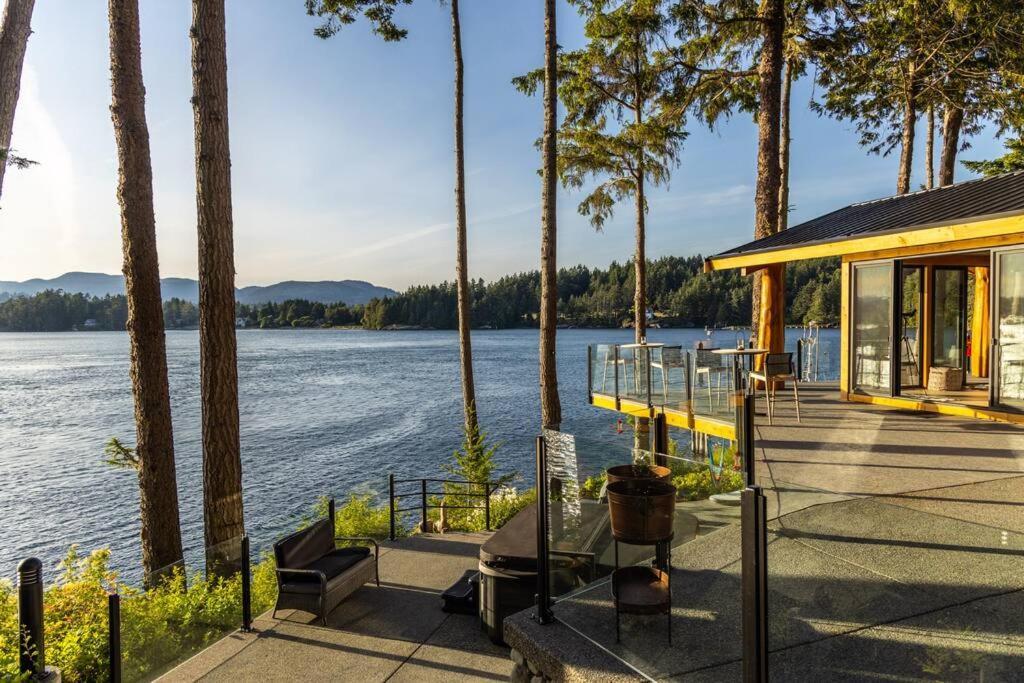 Kingfisher Manor Villa Sooke Esterno foto