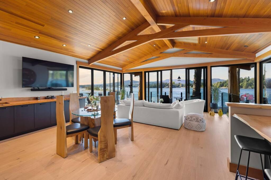 Kingfisher Manor Villa Sooke Esterno foto
