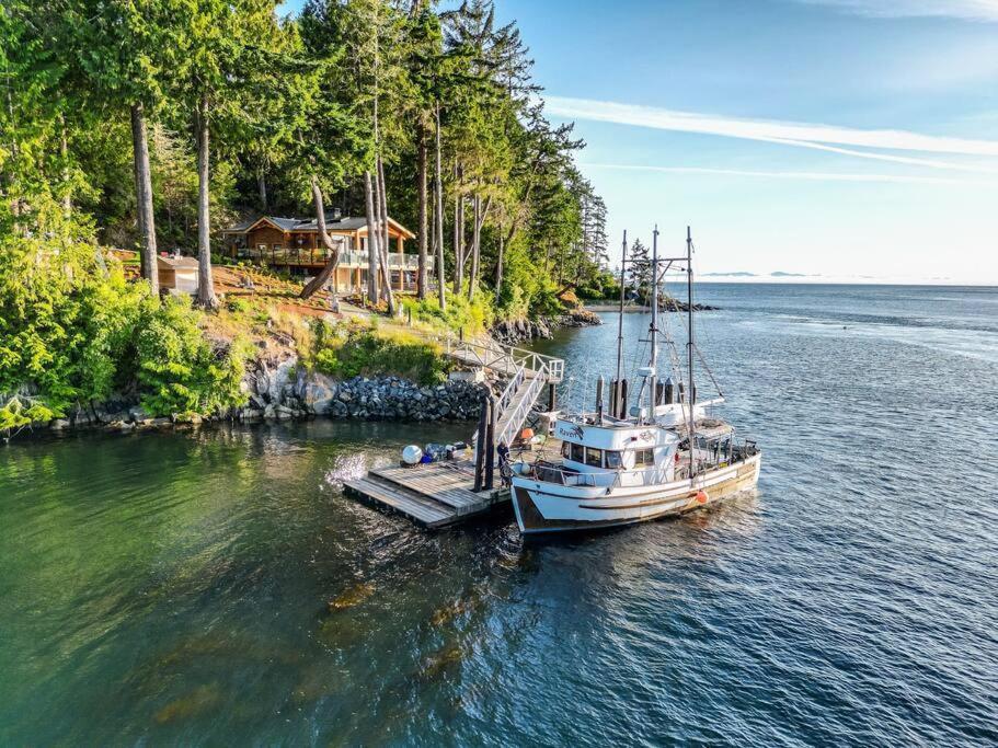 Kingfisher Manor Villa Sooke Esterno foto